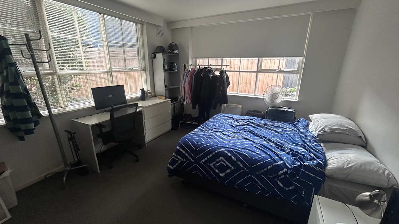 Furnished room in a flatshare