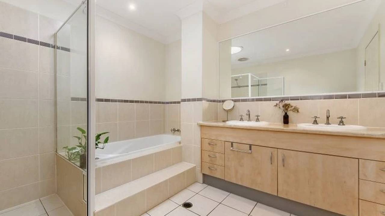 Furnished room with ensuite in a share house