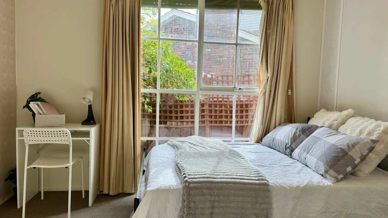Furnished room in a share house
