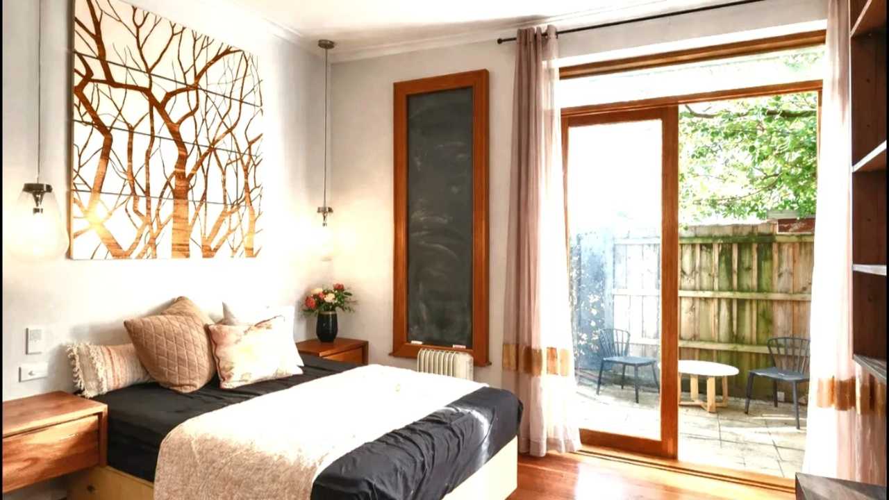 Furnished room in a share house
