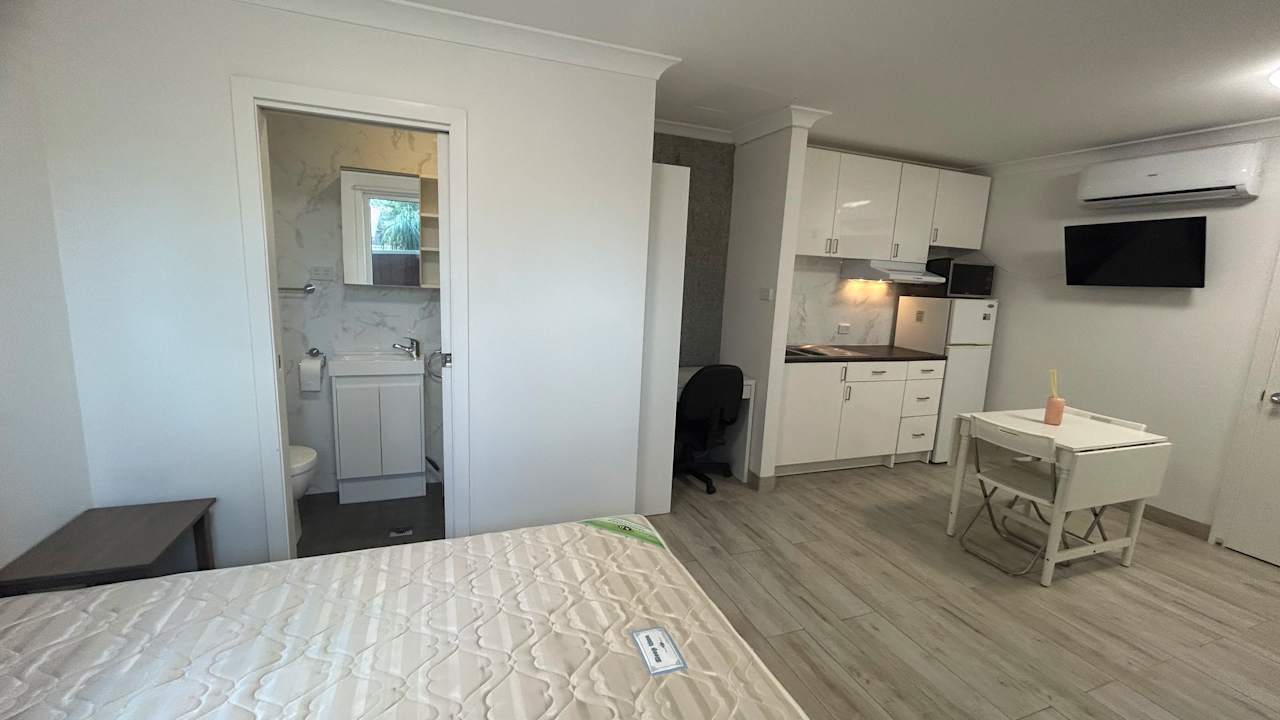 Furnished room studio flat for rent