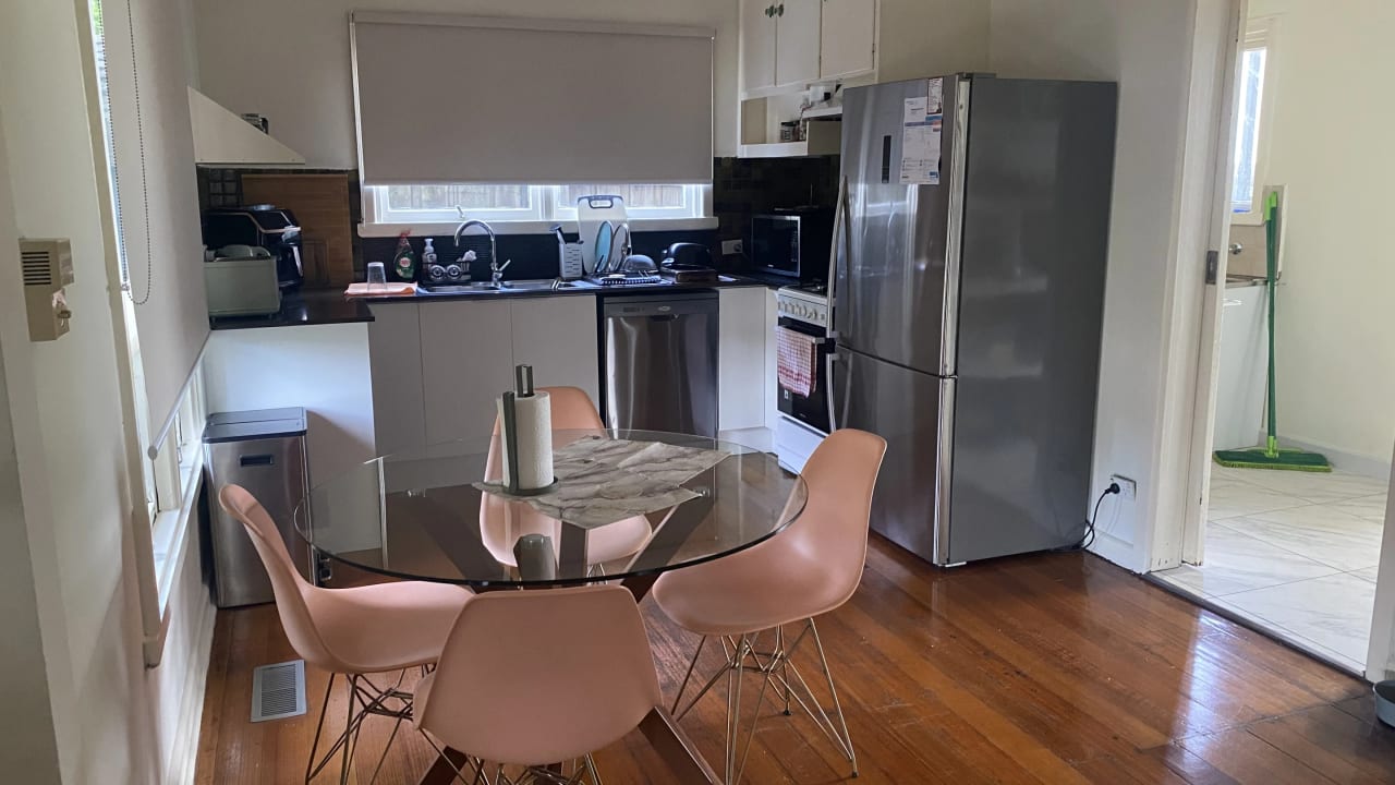 Room in a share house