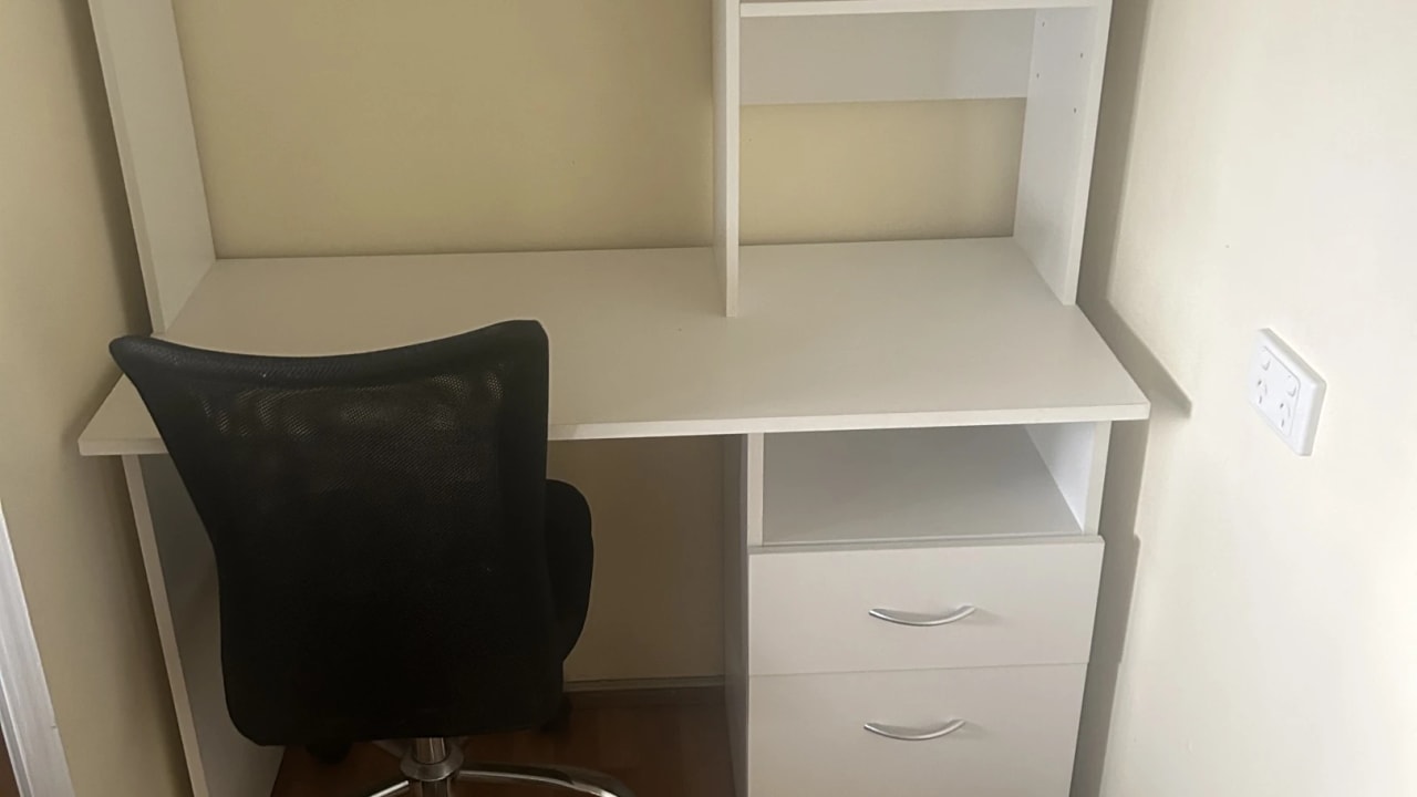 Room in a share house