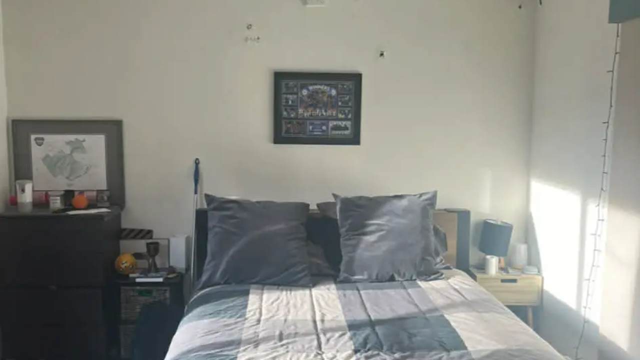 Unfurnished room with own bathroom