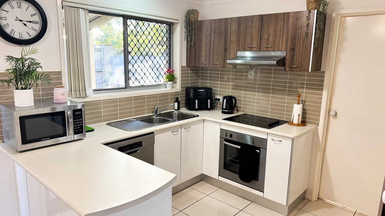 Room in a share house