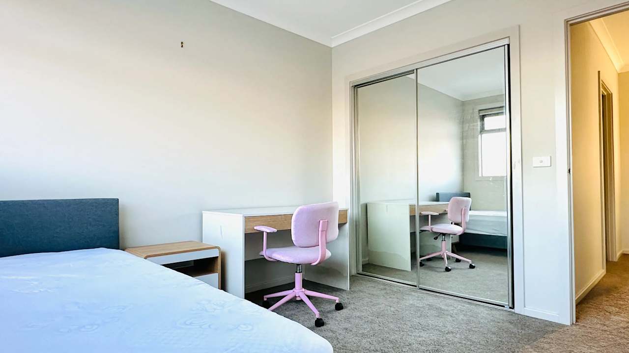 Room in a share house