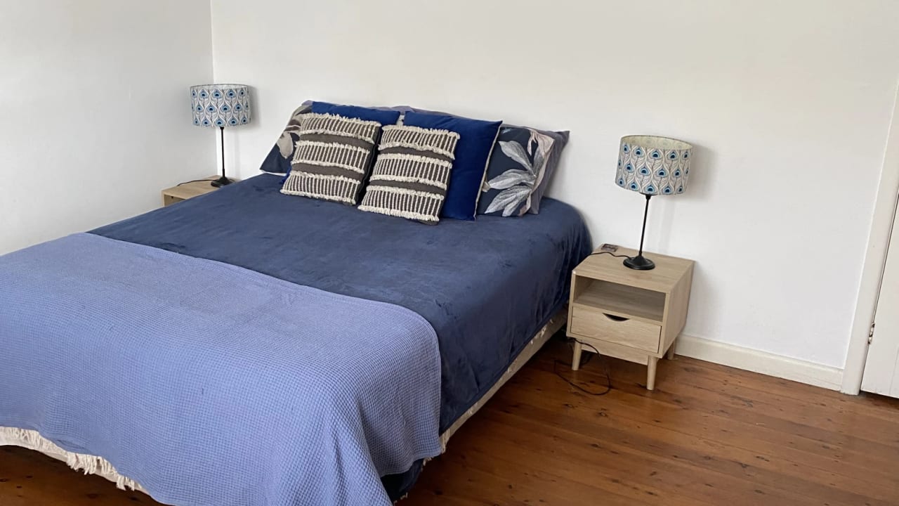 Furnished room in a flatshare
