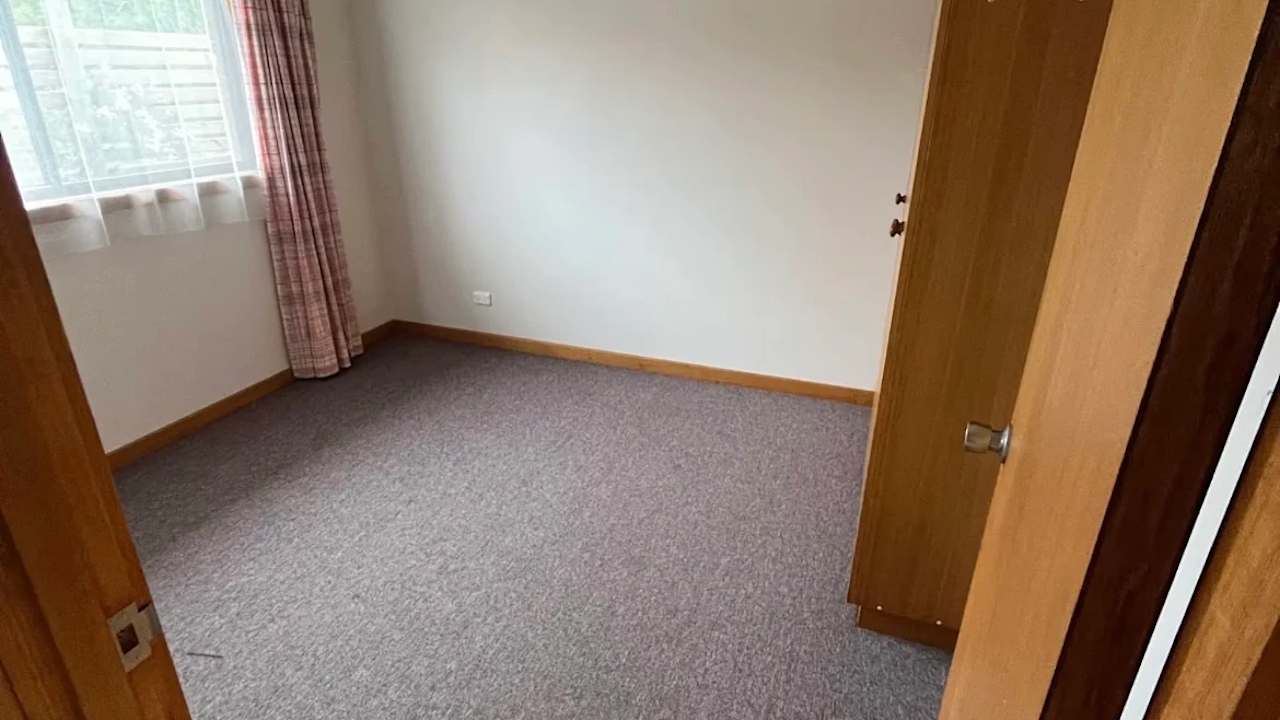 Whole property with 2 rooms for rent