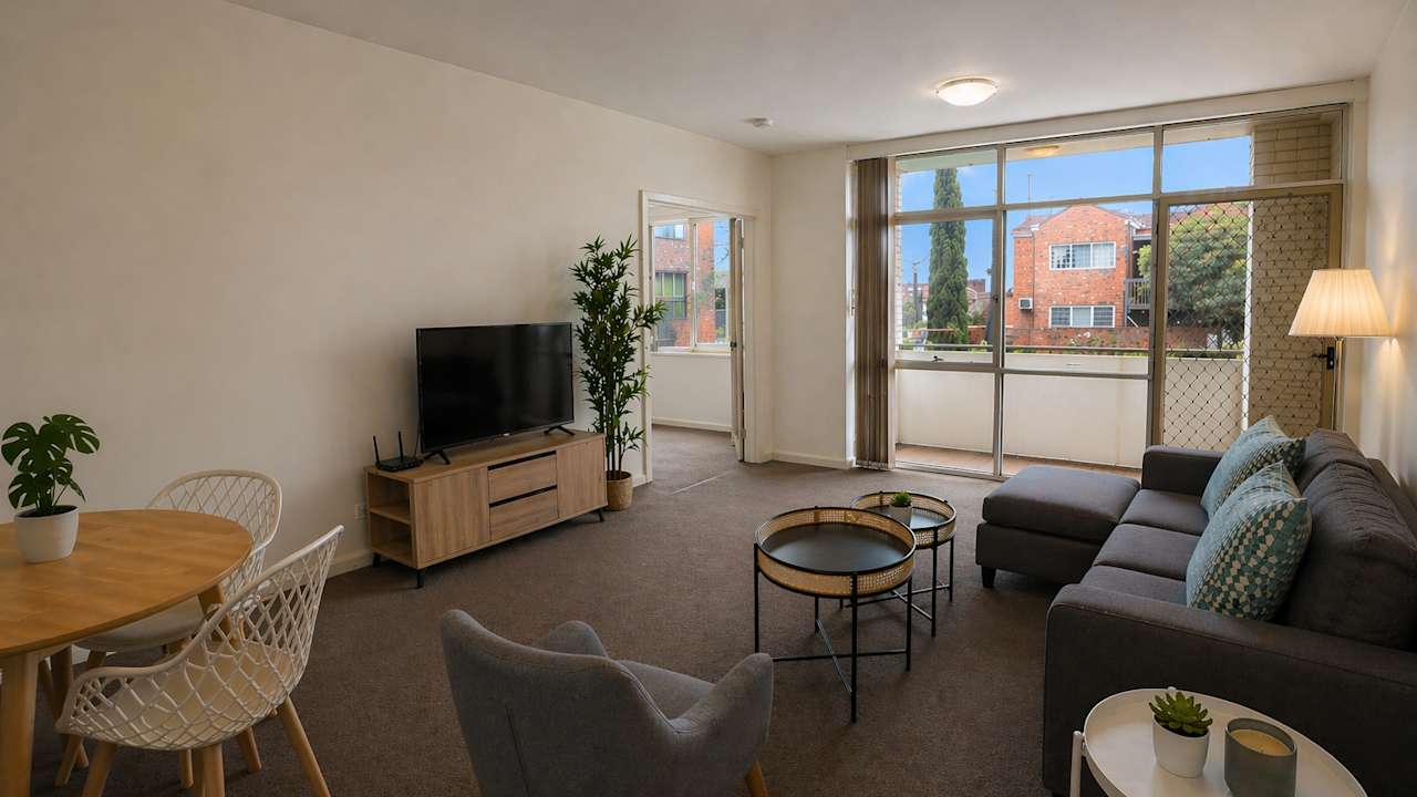 Furnished room in a flatshare