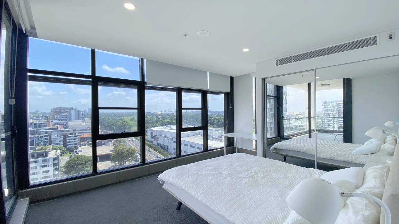 Furnished room with ensuite in a flatshare