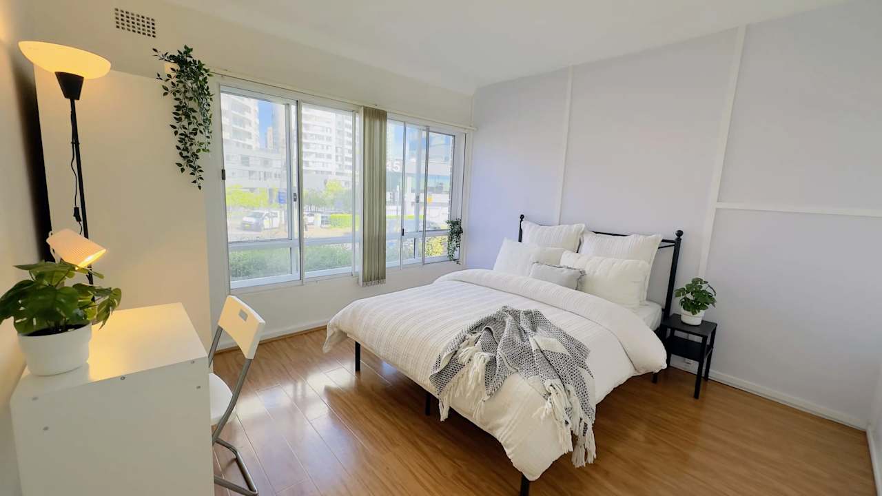 Furnished room in a share house