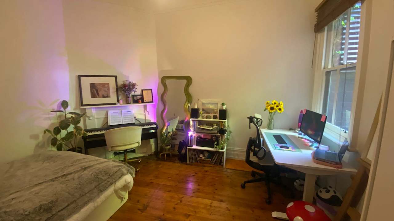 Furnished room in a share house