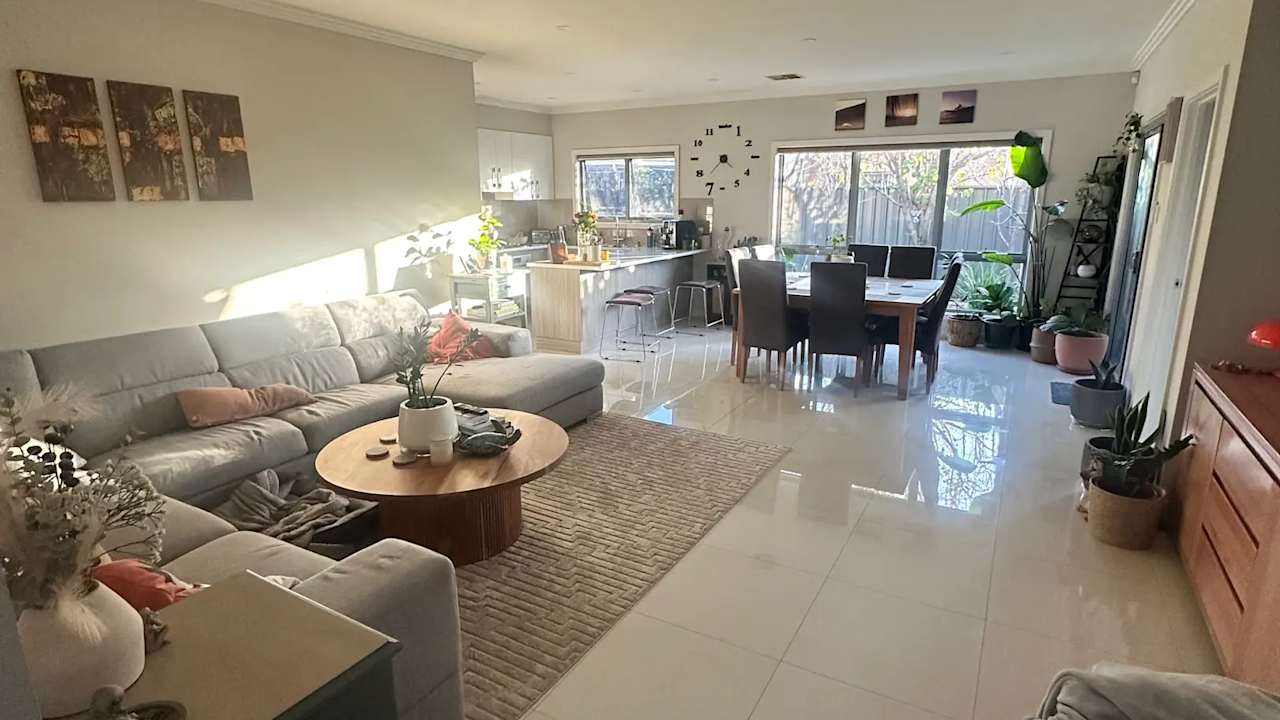 Room in a share house