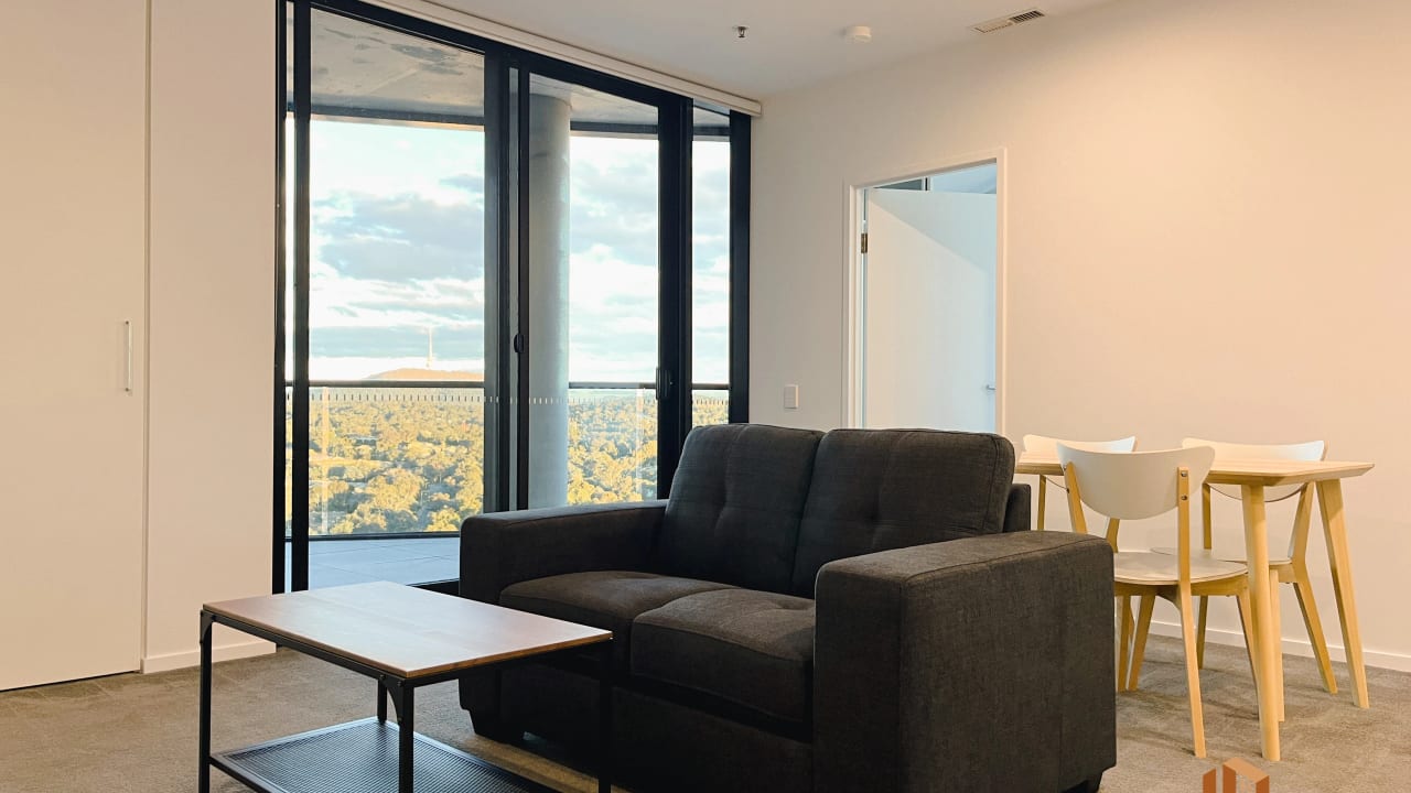 Furnished room with ensuite in a flatshare
