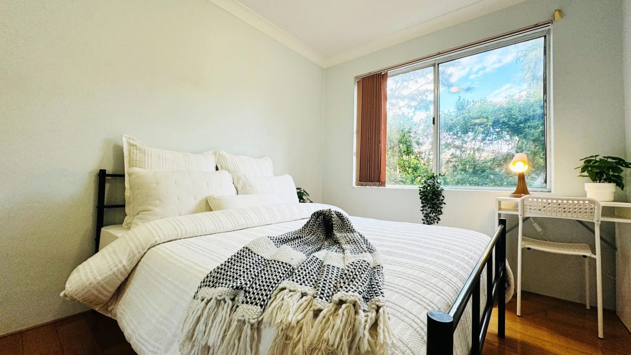 Furnished room in a share house