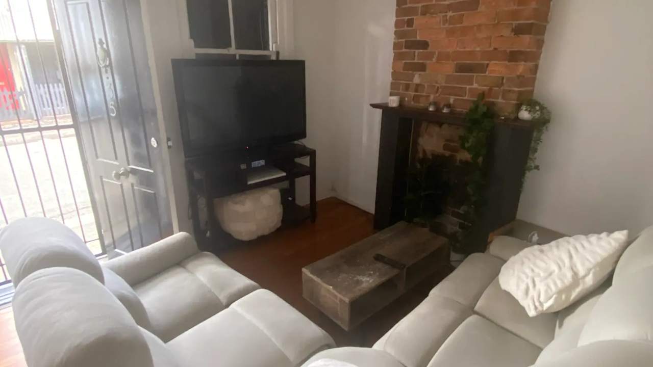 Room in a share house