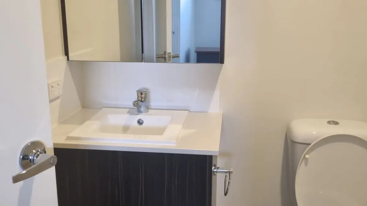 Furnished room with own bathroom