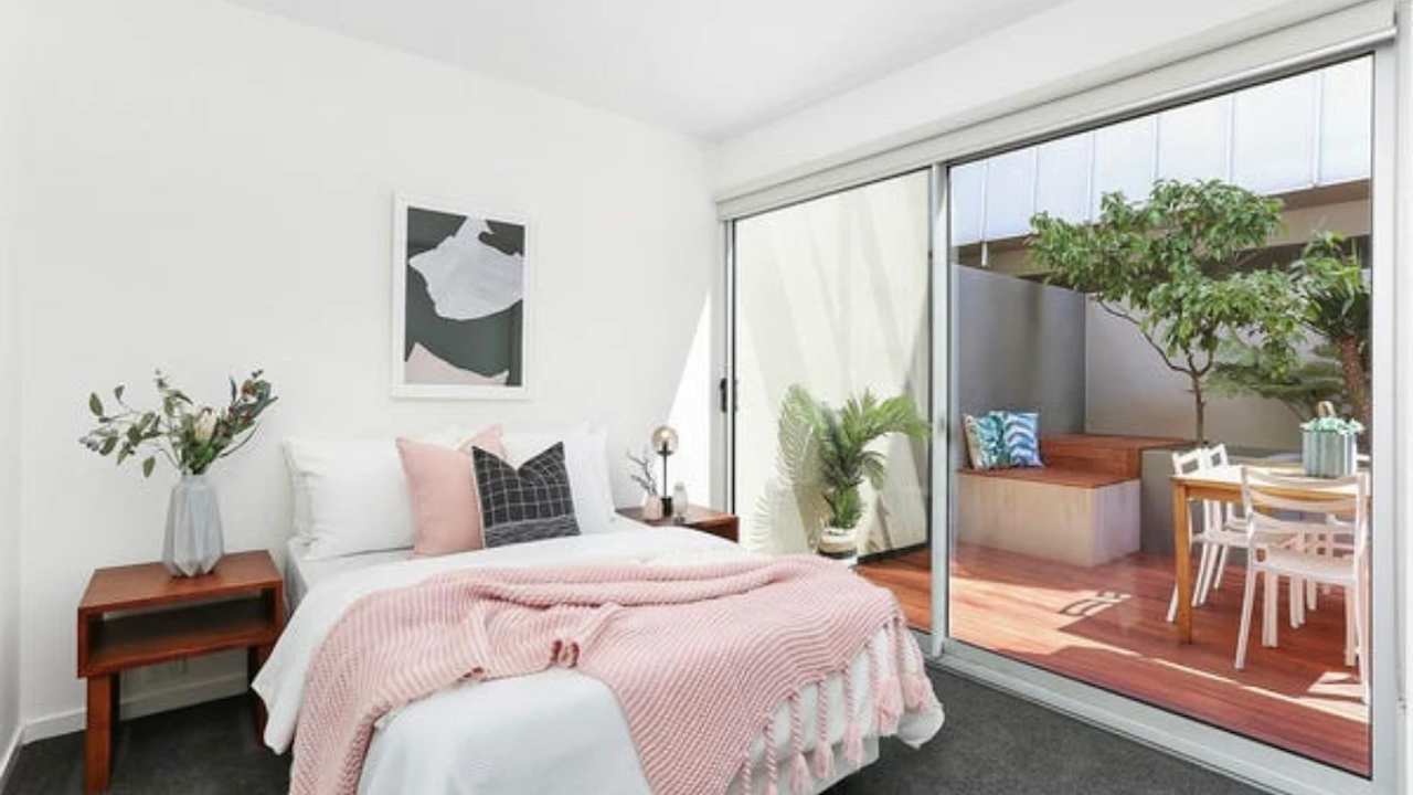 Room in a share house