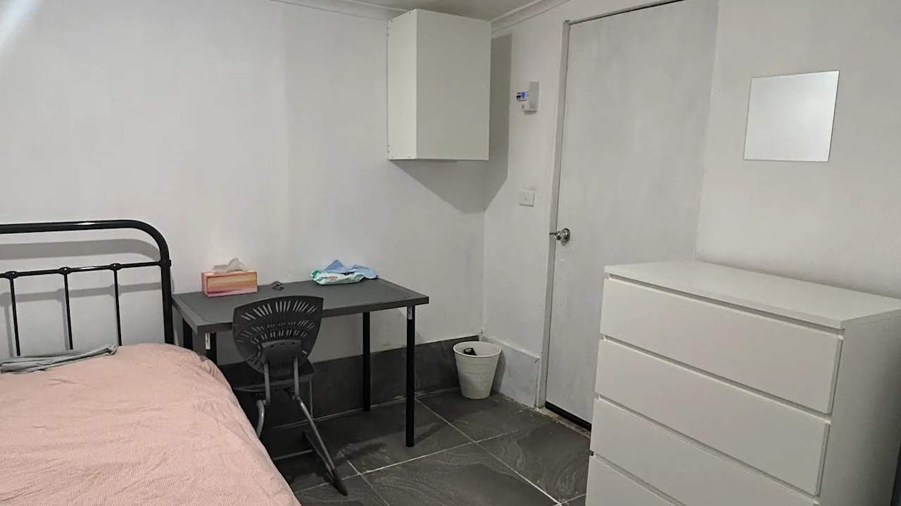 Furnished room in a share house