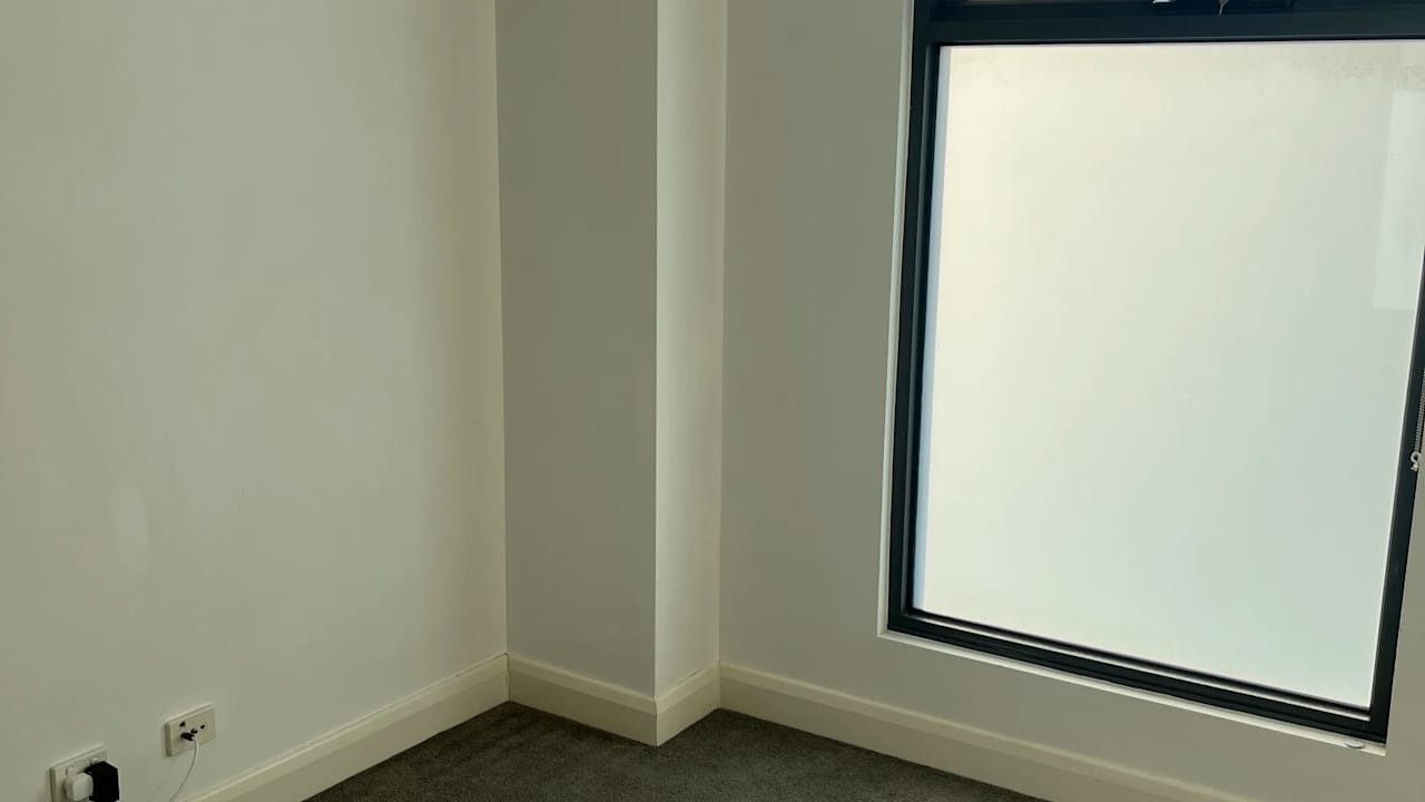 Unfurnished room in a flatshare