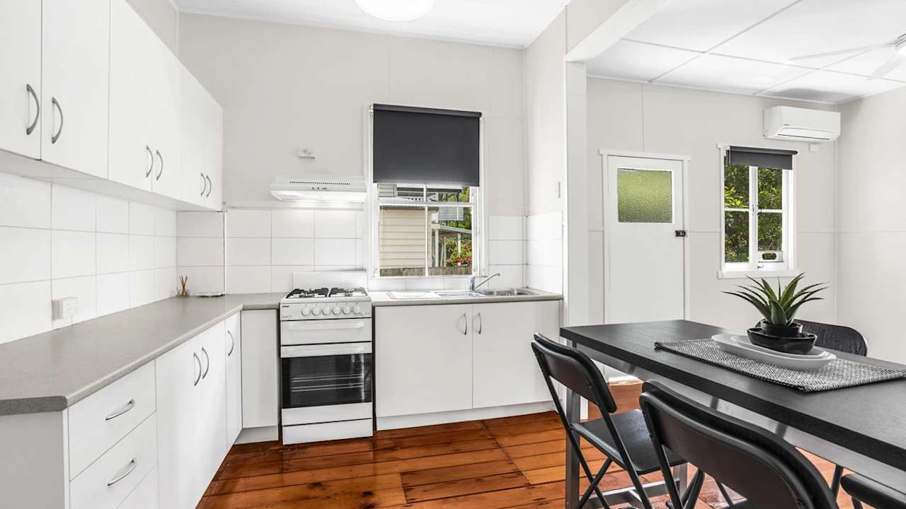 Whole property with 2 rooms for rent