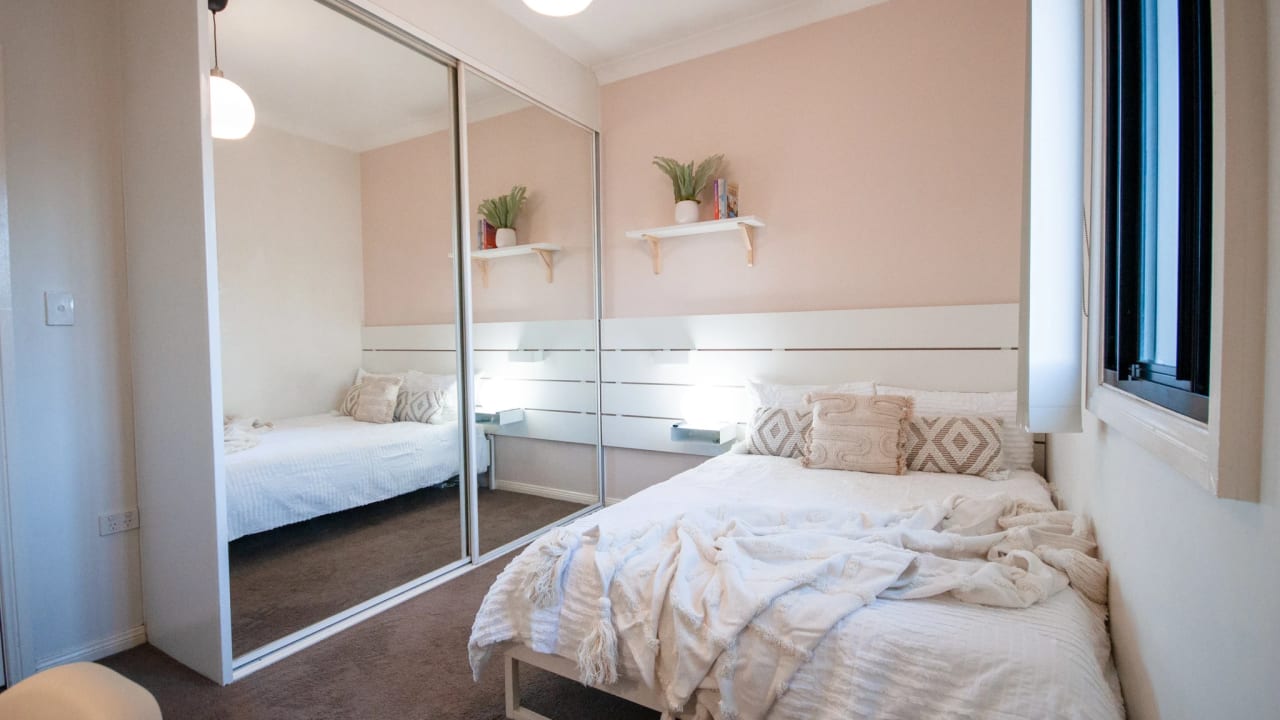 Furnished room in a share house