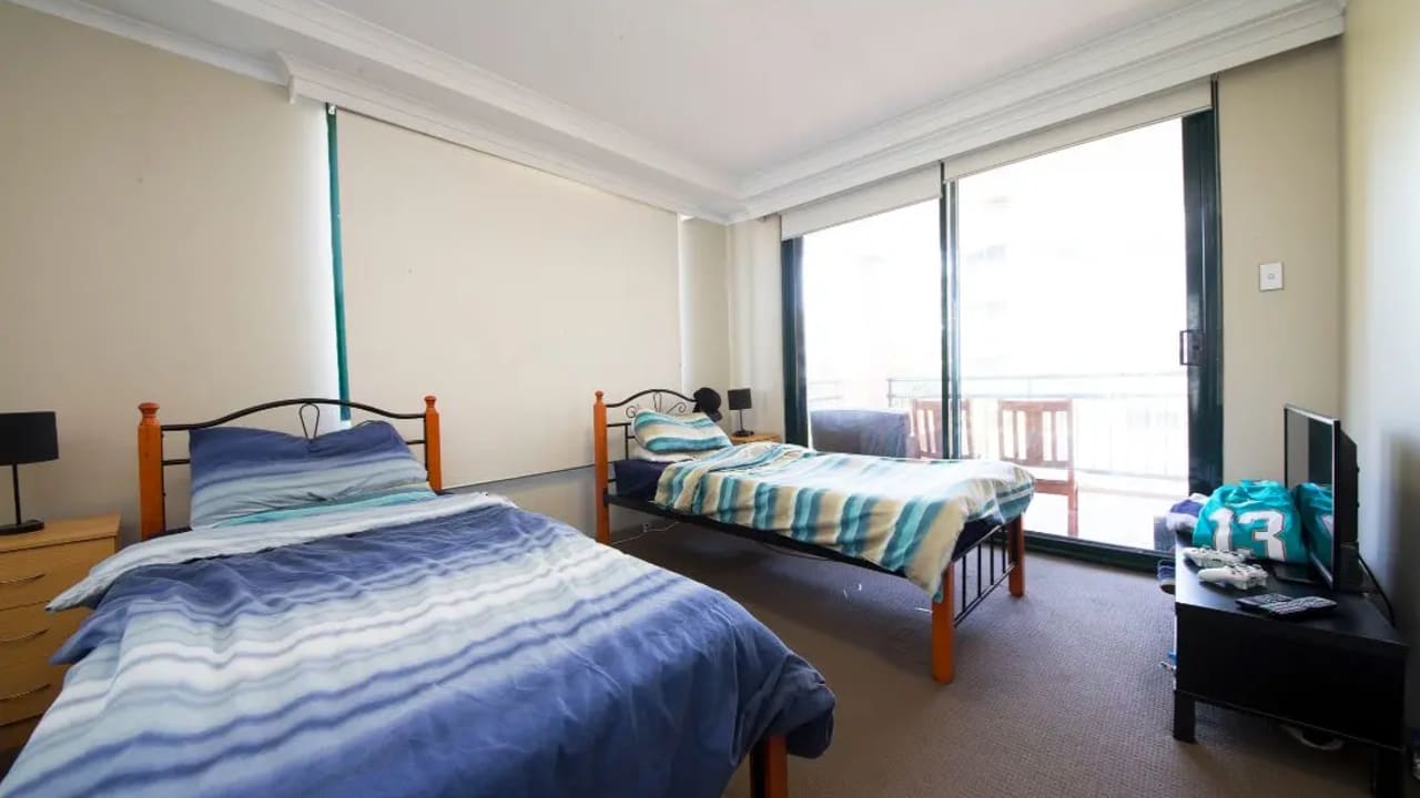Furnished room with ensuite in a flatshare
