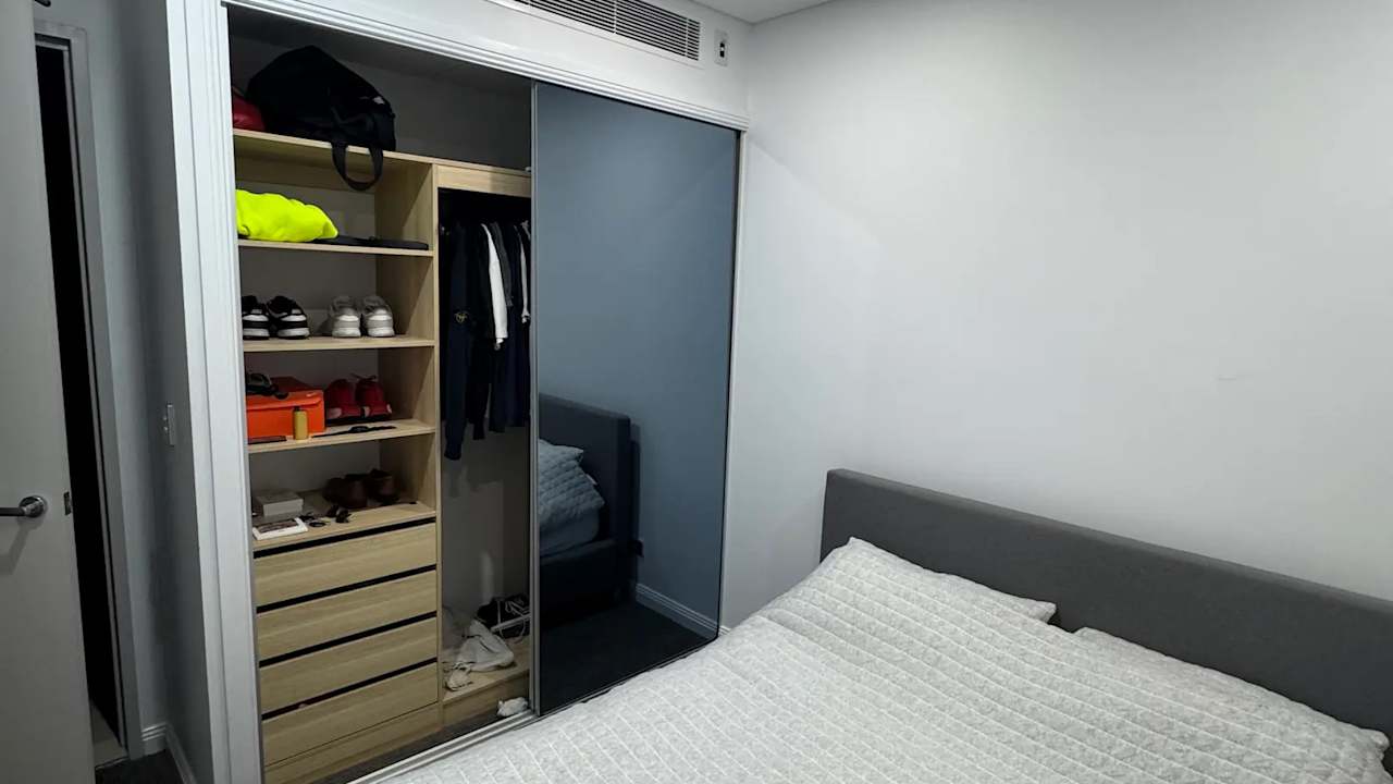 Furnished room with ensuite in a flatshare
