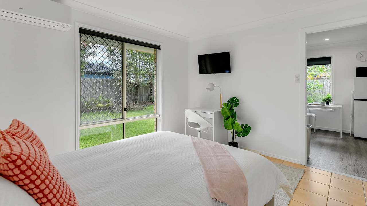 Furnished room with own bathroom