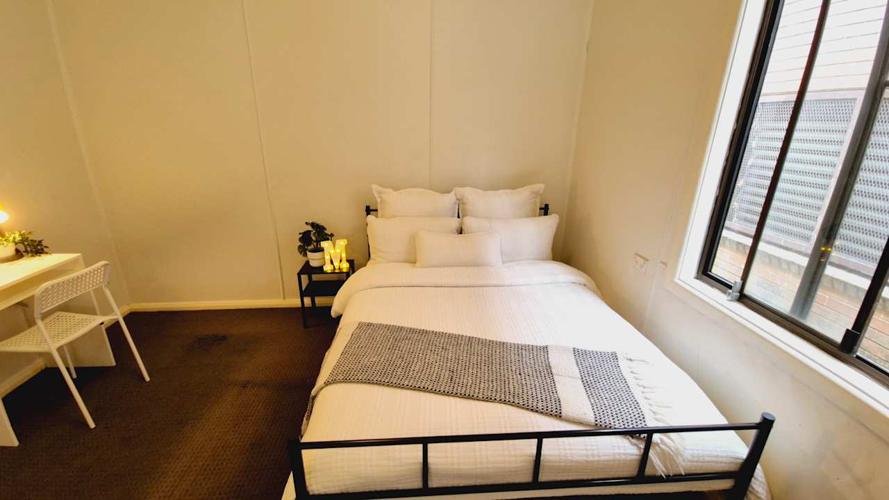 Furnished room in a flatshare