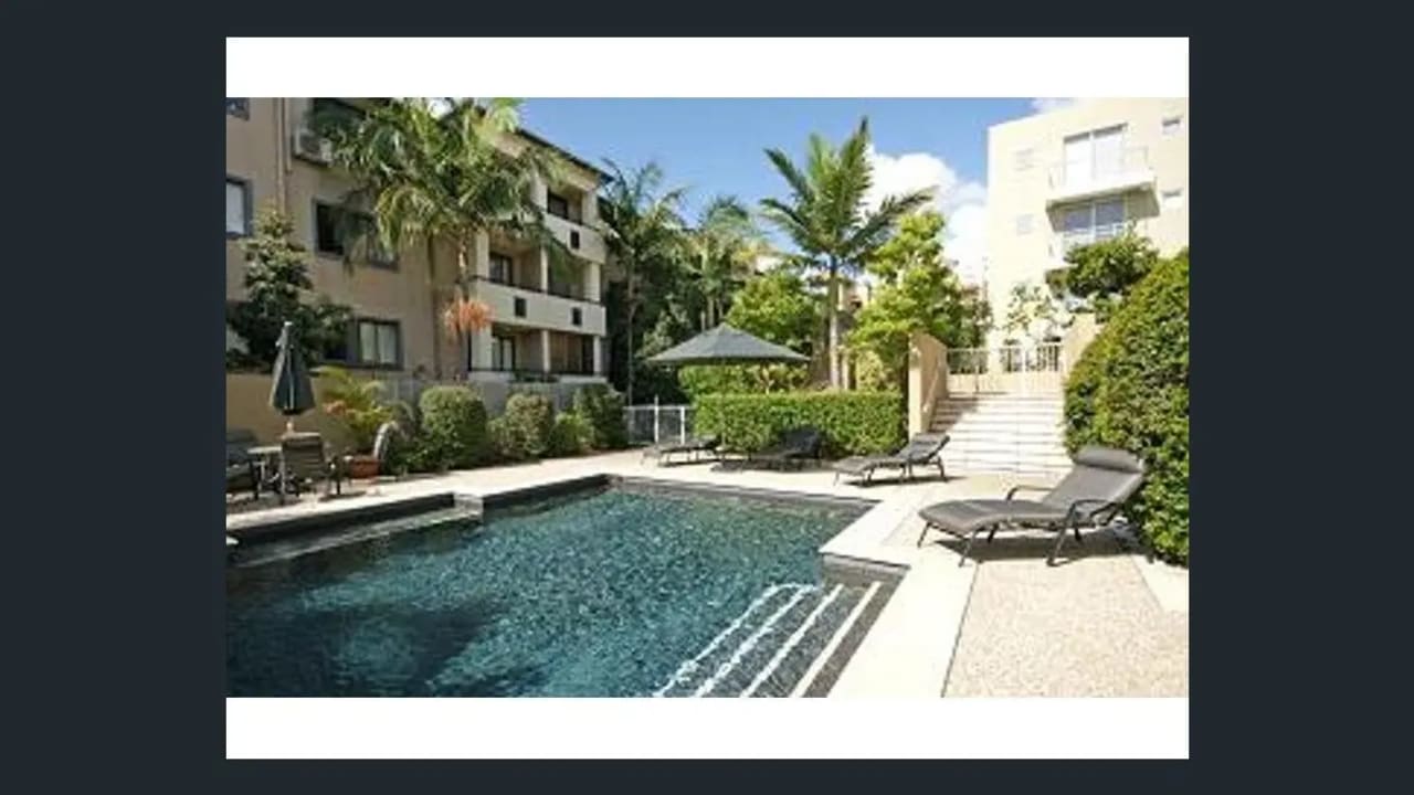 Furnished room with ensuite in a flatshare