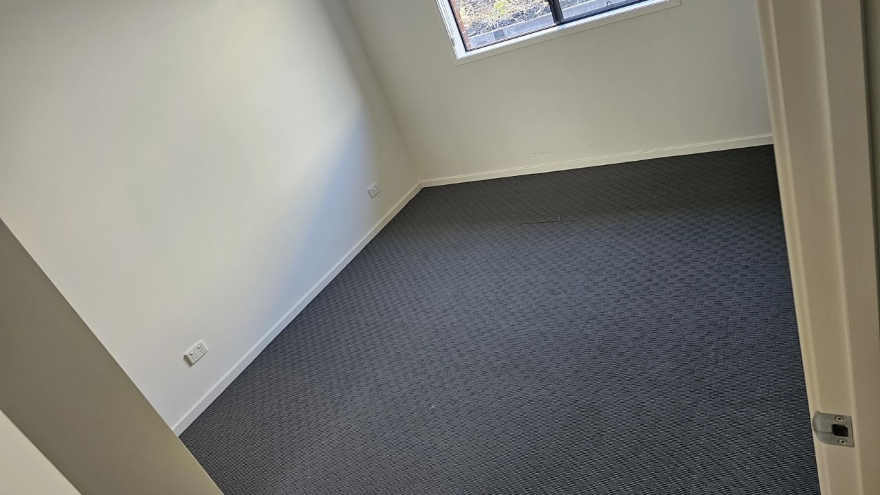 Unfurnished room with own bathroom