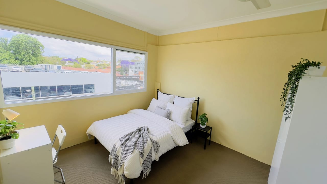 Furnished room in a share house