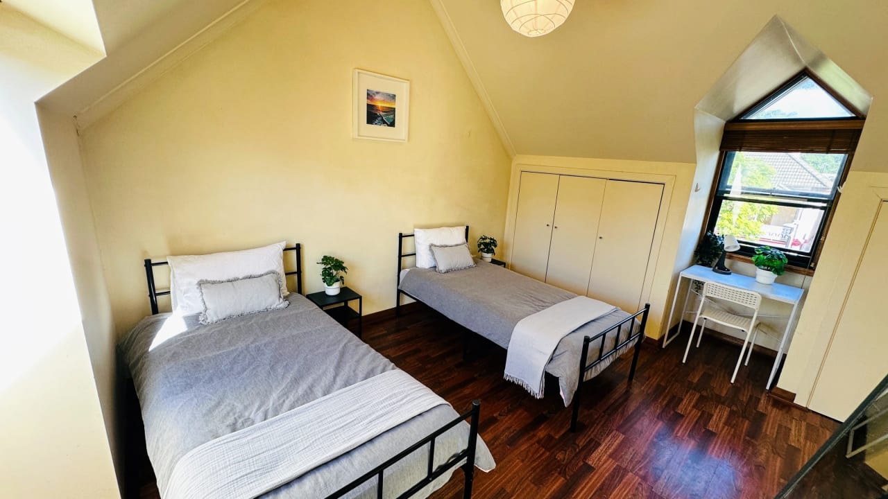 Furnished room in a share house