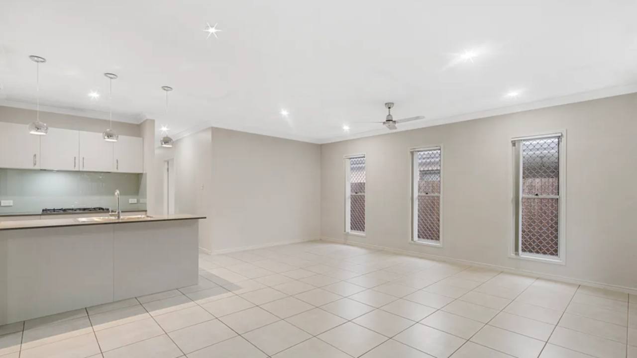Room in a share house