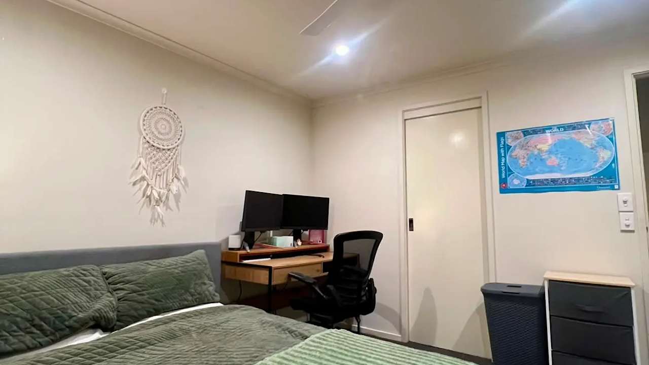 Furnished room in a share house