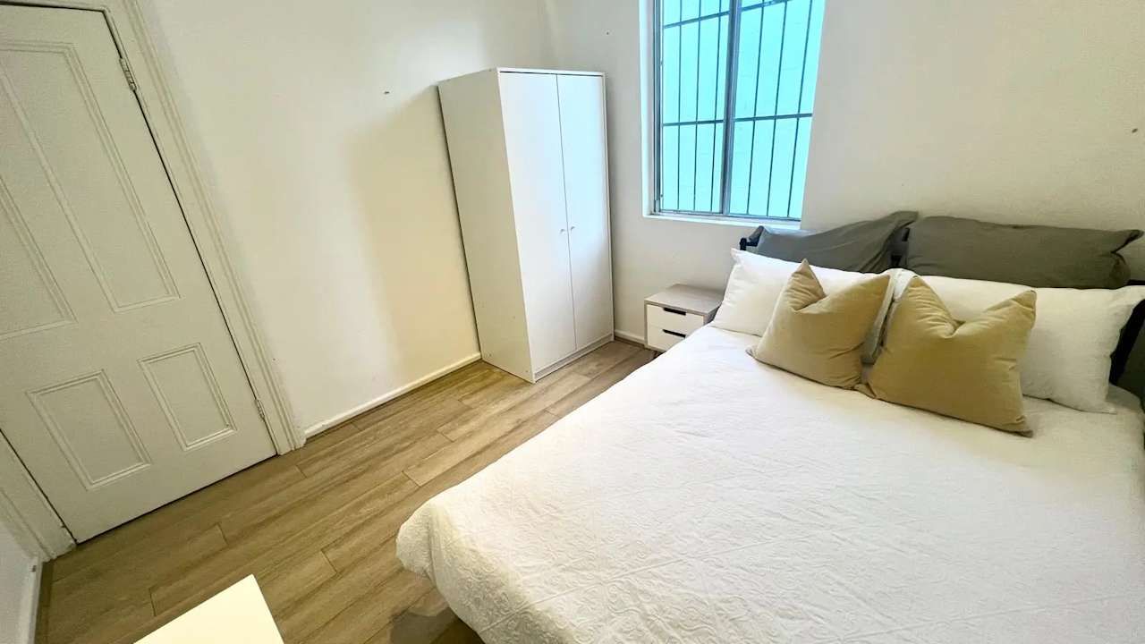 Room in a share house