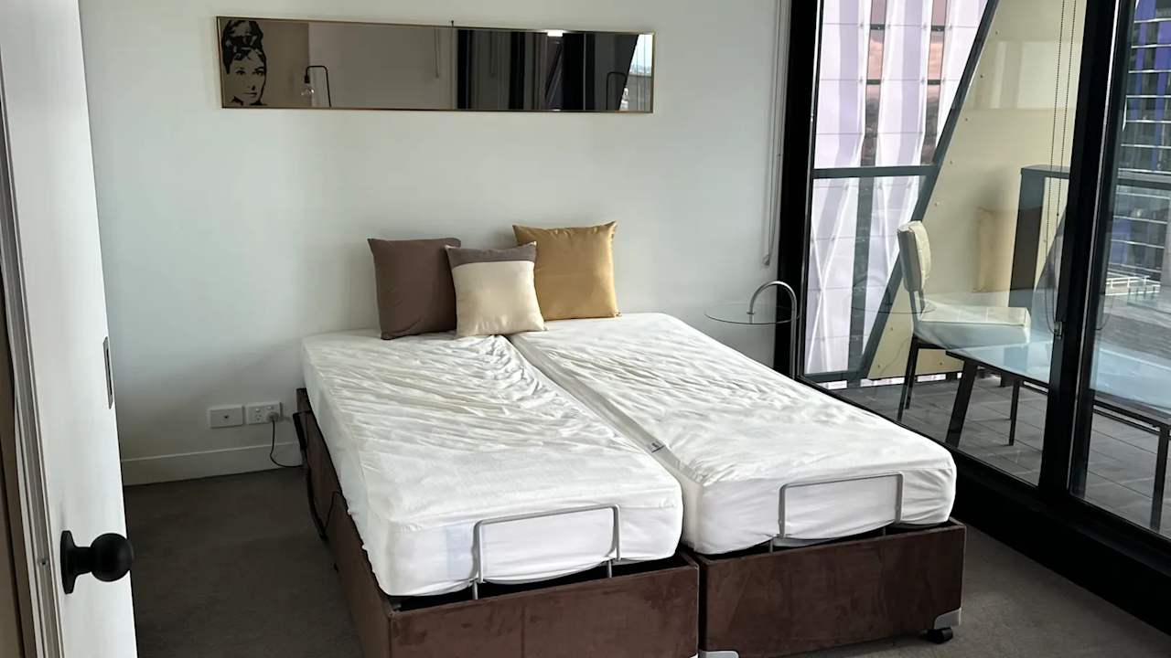 Whole property with 2 rooms for rent