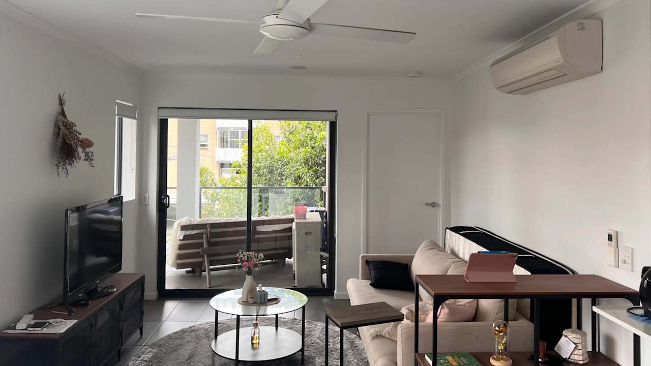 Unfurnished room with own bathroom