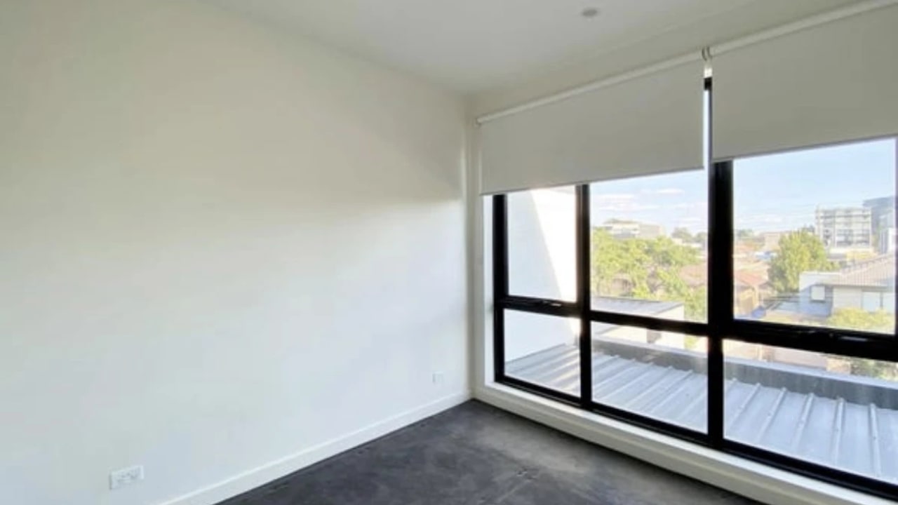 Unfurnished room with own bathroom