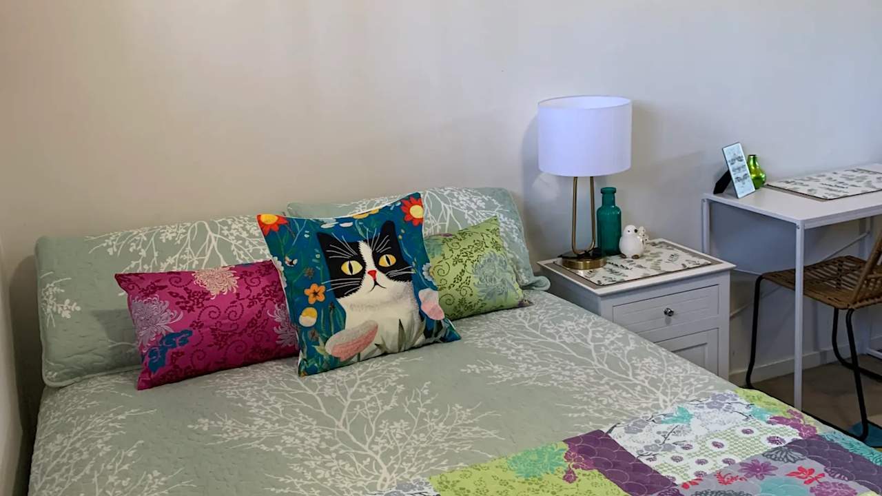 Furnished room in a share house