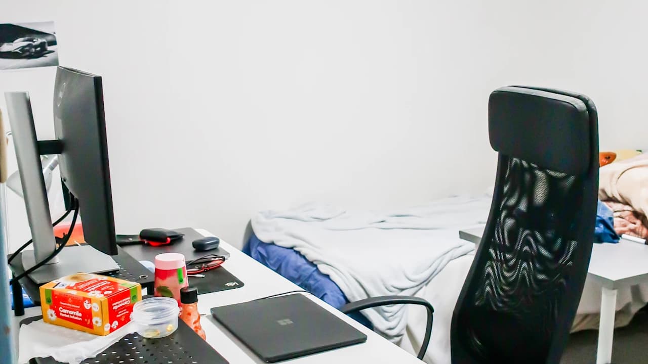 Furnished room in a share house