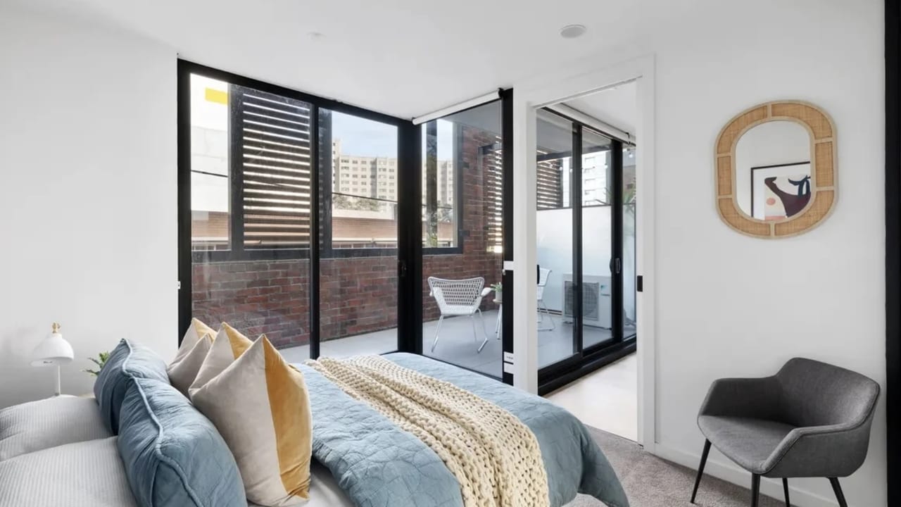 Furnished room with own bathroom