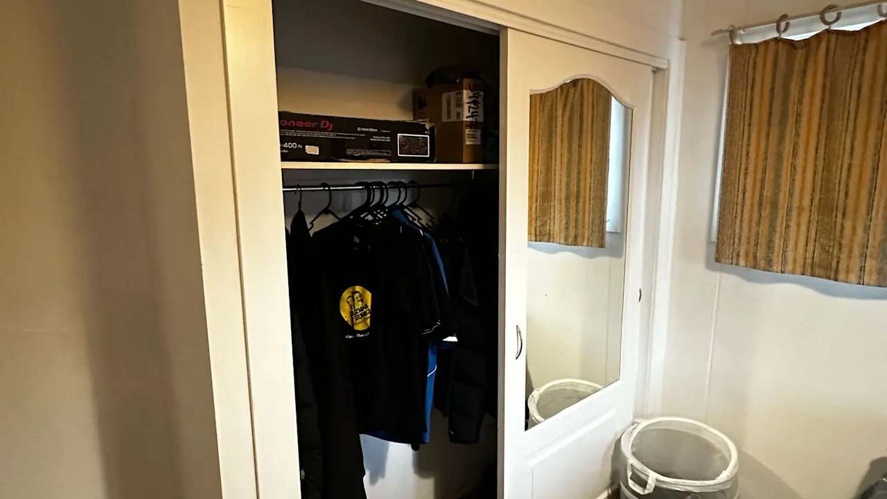 Furnished room with own bathroom