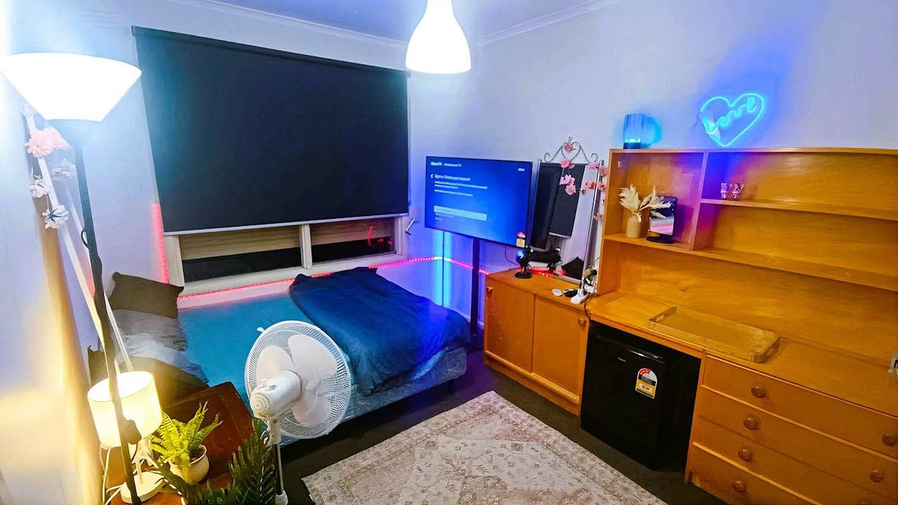 Furnished room in a flatshare