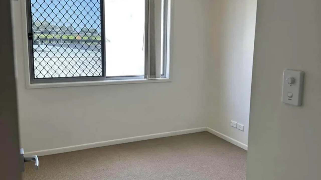 Unfurnished room with own bathroom
