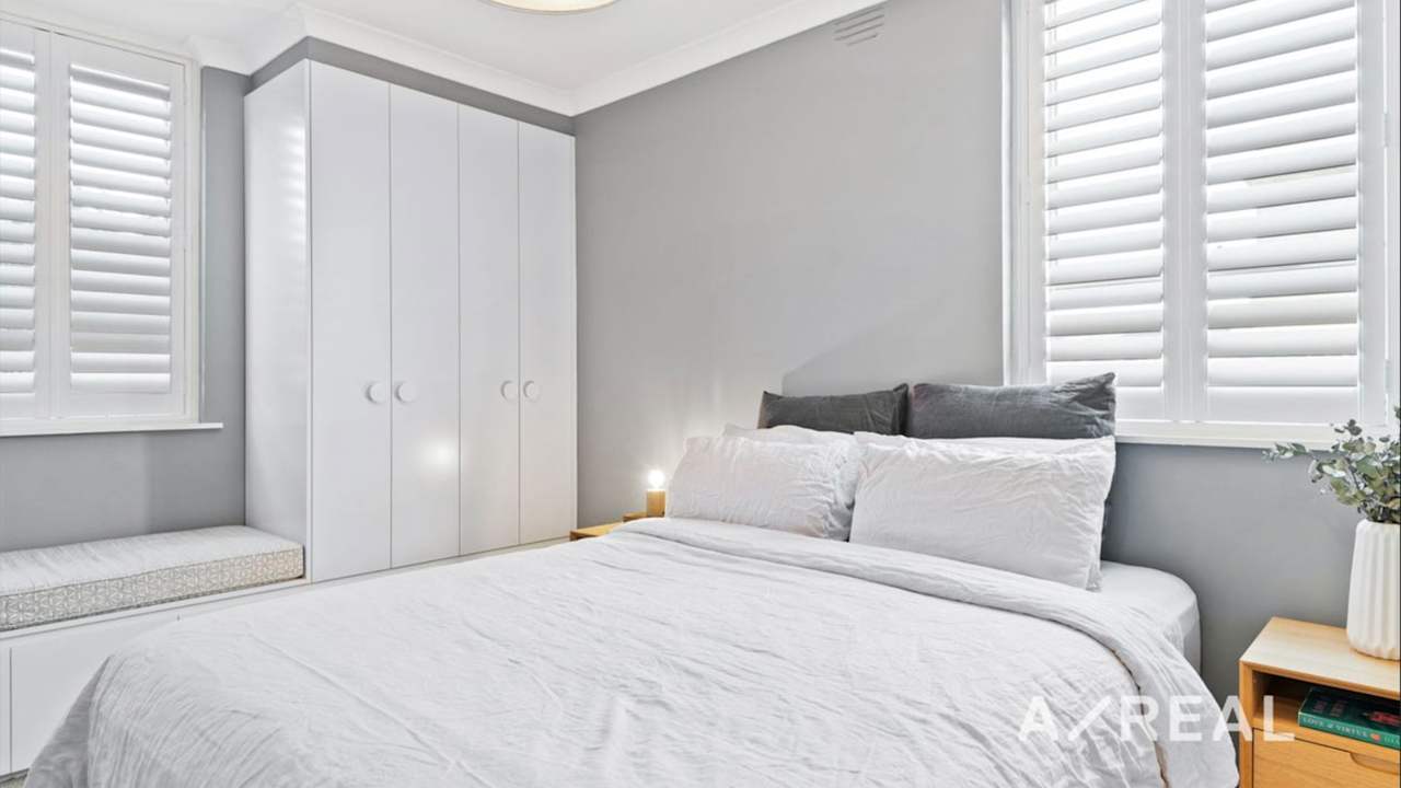 Unfurnished room in a flatshare