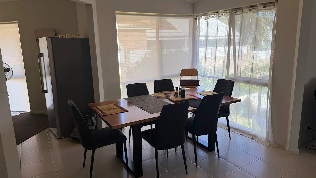 Room in a share house