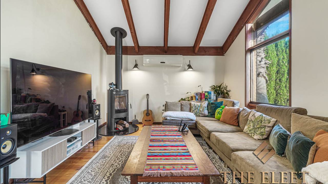 Room in a share house