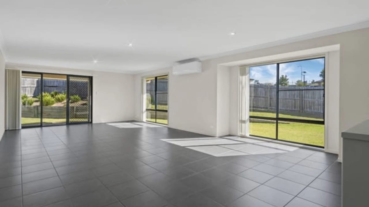 Room in a share house